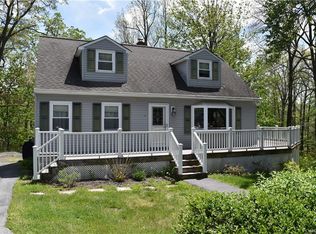 10 Maplewood Rd, Highland Mills, NY 10930