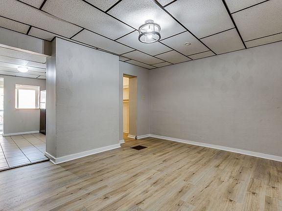 4th image of 1202 Woodland Ave