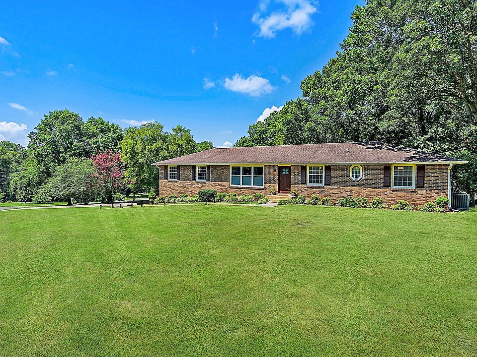1st image of 125 Colonial Dr