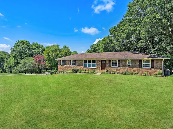 125 Colonial Dr, Hendersonville, TN 37075