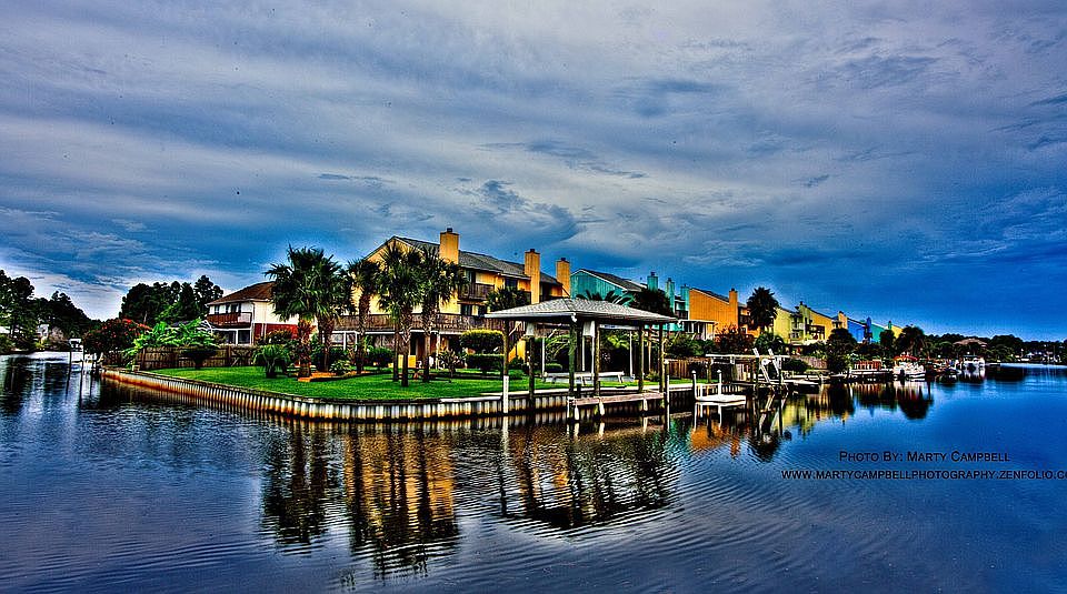 250' Canal Front*Boat lift
