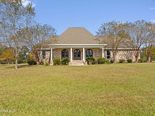 1523 College Ave W, Wiggins, MS 39577