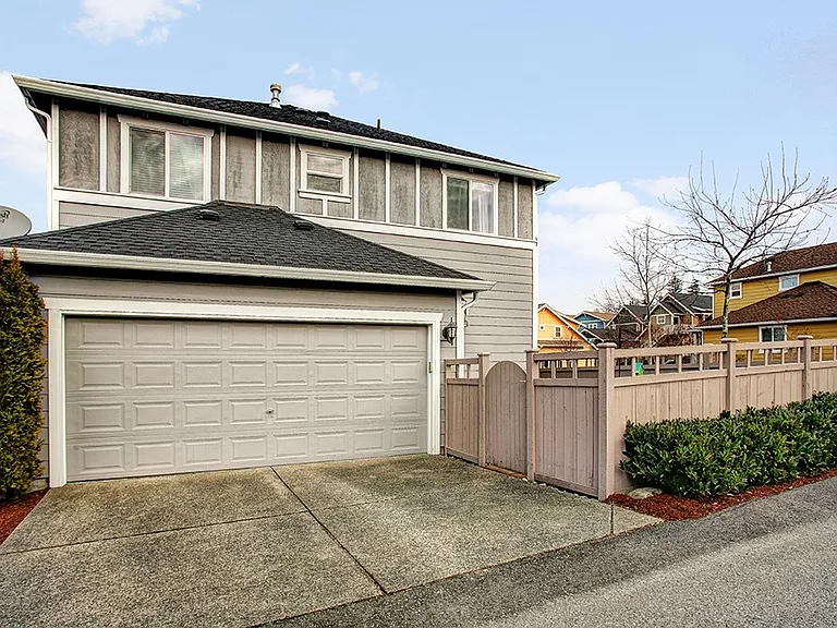 2499 NE Julep St — Photo 17