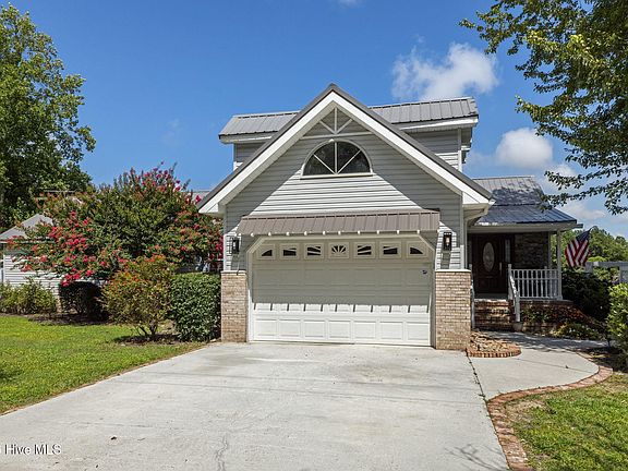 2nd image of 1074 Sea Gate Drive