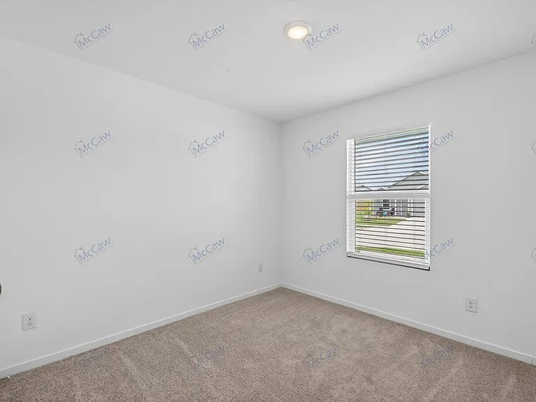 639 Montclair Ave — Photo 6