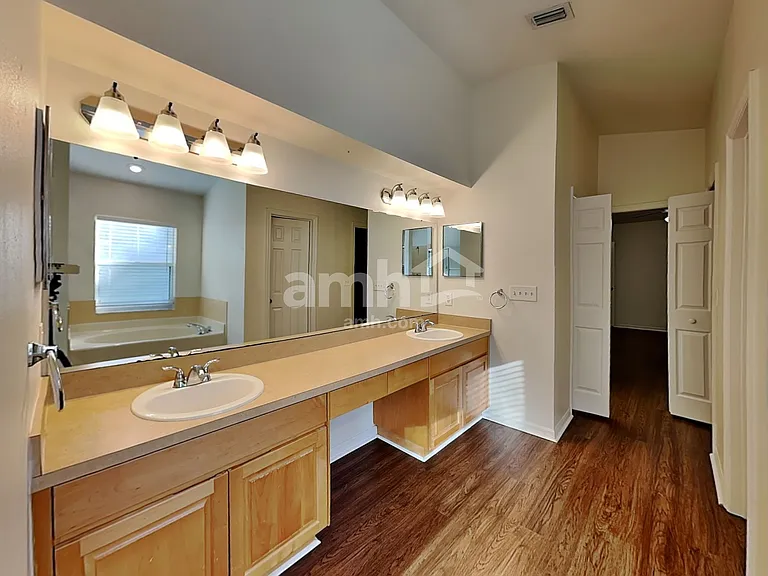 4528 Portobello Cir — Photo 11
