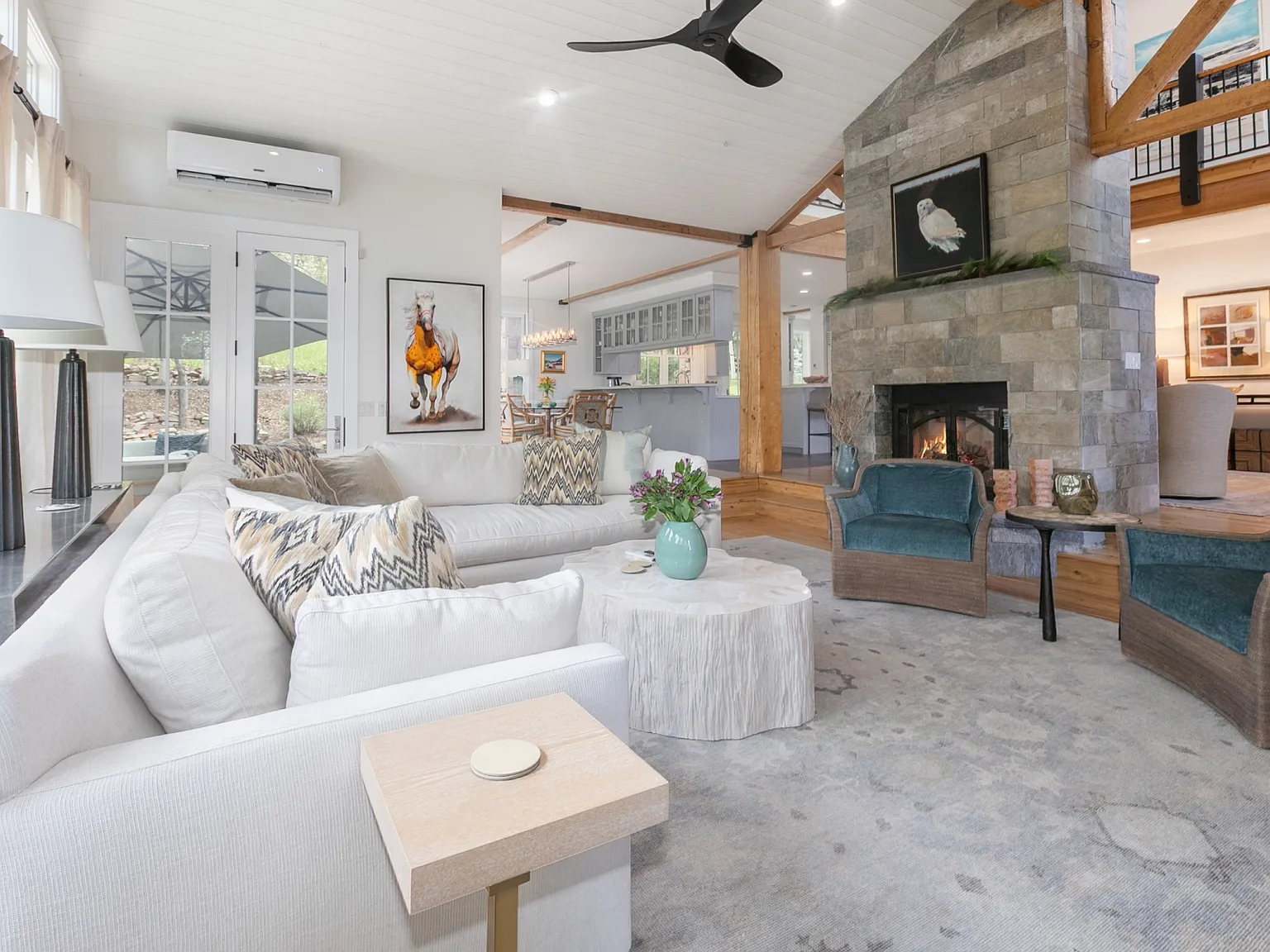 4 bed, 4.5 bath, 5435 sqft, $16,500 — Photo 4