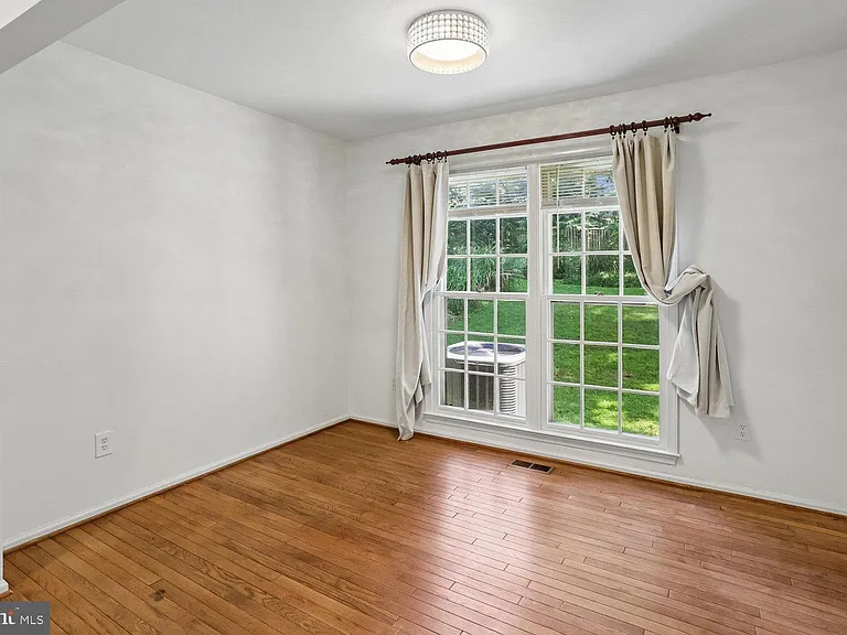 903 Ridge Dr — Photo 12