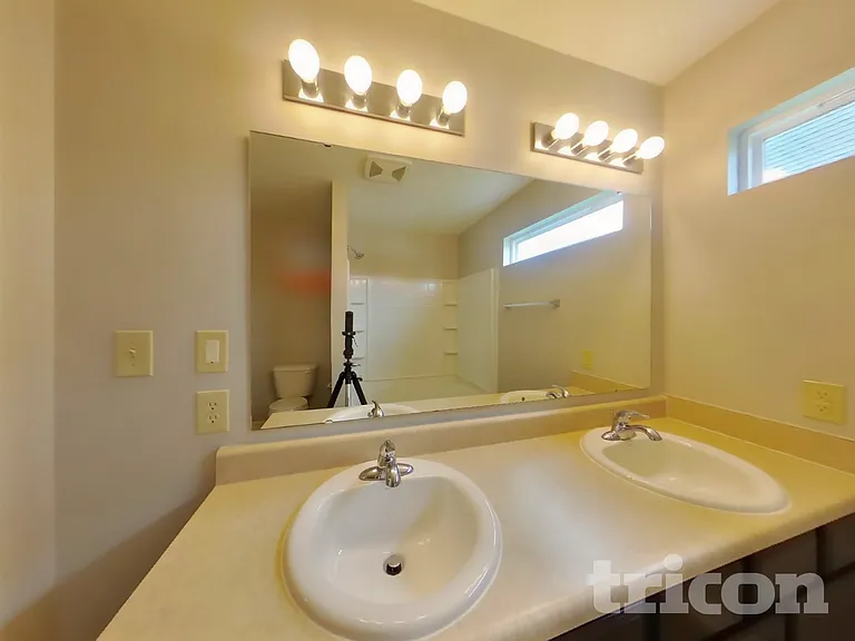 949 Knox Dr — Photo 9