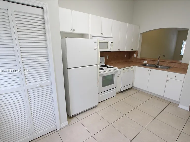 22831 SW 88th Pl #303 — Photo 4