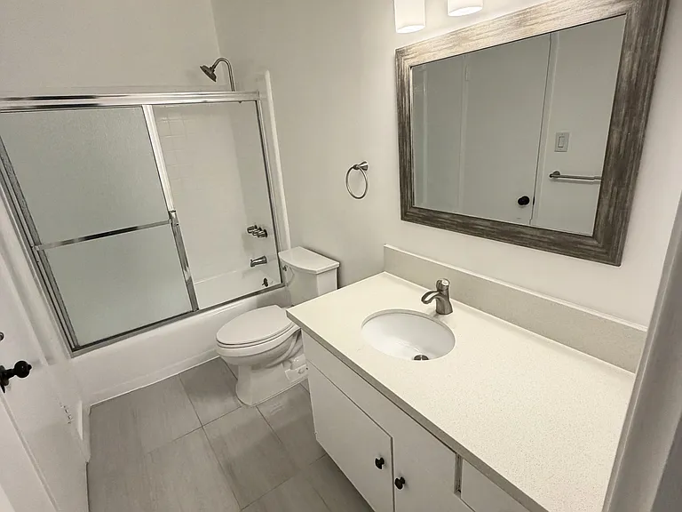 1452 Berkeley St #1 — Photo 21