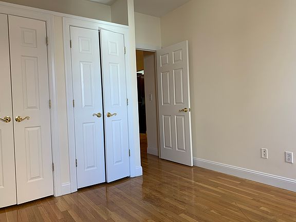 3rd image of 137 W 82nd St APT 3B