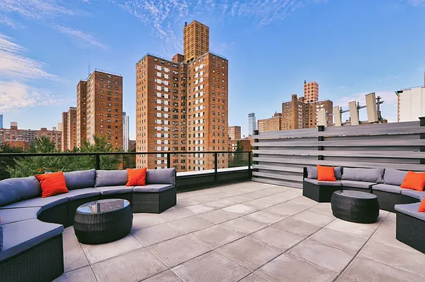 Rented by REZI | media 24