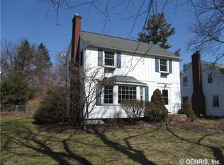 47 Willowdale Dr, Rochester, NY 14618