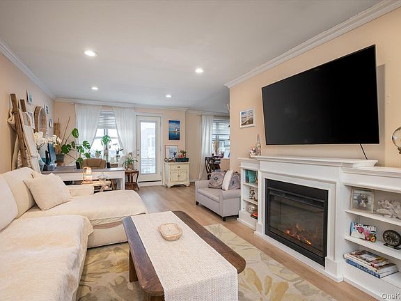 5th image of 700 Shore Road #7N