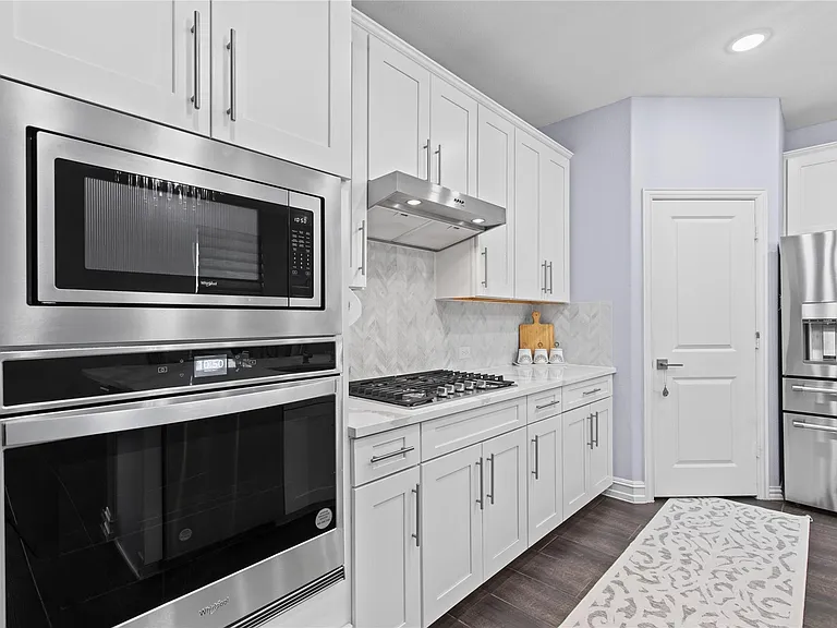 913 Adelyn St — Photo 12