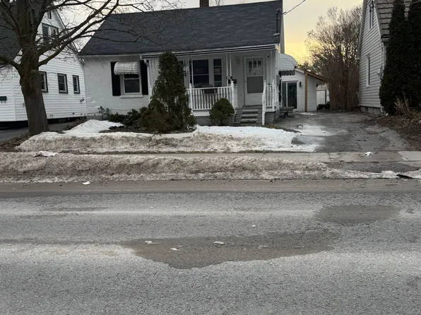 61 Adelaide St S, Kawartha Lakes, ON K9V 3J6