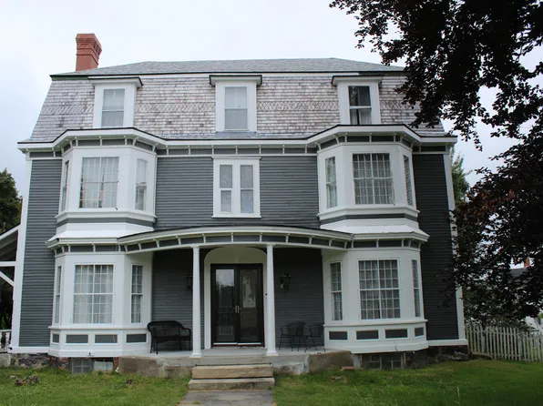 17 Boynton Street, Eastport, ME 04631