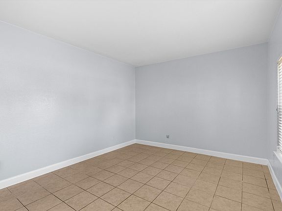 5th image of 7302 San Carlos Dr