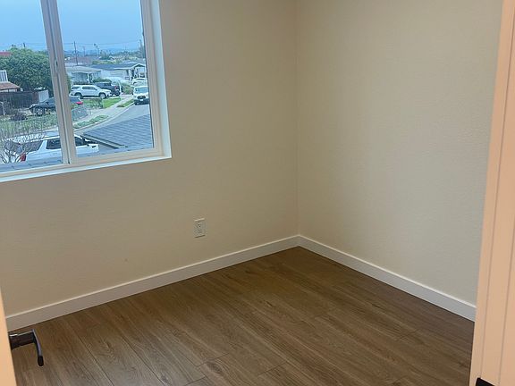 5th image of 654 Forest Loop Dr #1/2