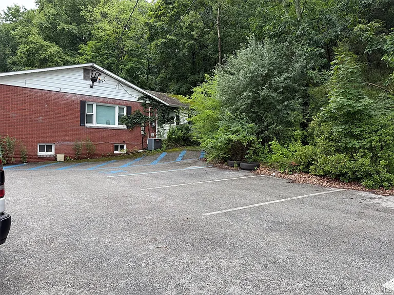 3 Brookside Ave — Photo 4