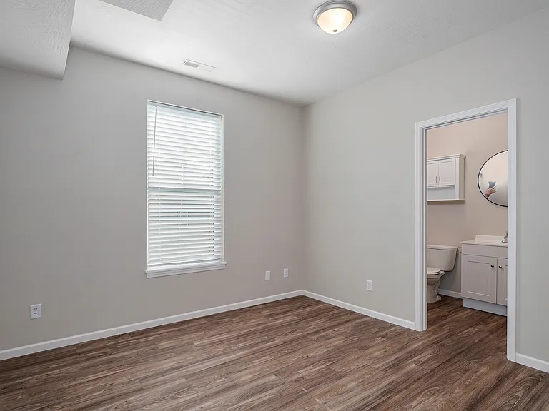 308 S Hampton Ave #B — Photo 14