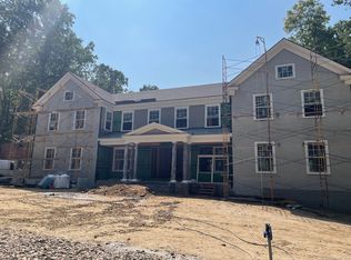 2 Charcoal Hill Cmn, Westport, CT 06880