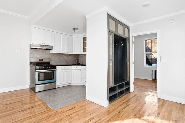 Rented by Compass | media 9