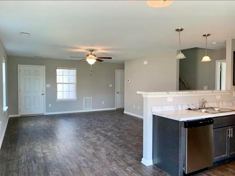 8012 Driftwood Loop — Photo 8