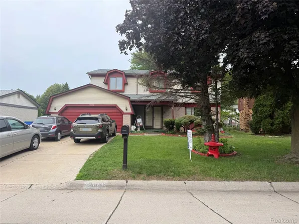 29538 E Nottingham Cir, Warren, MI 48092