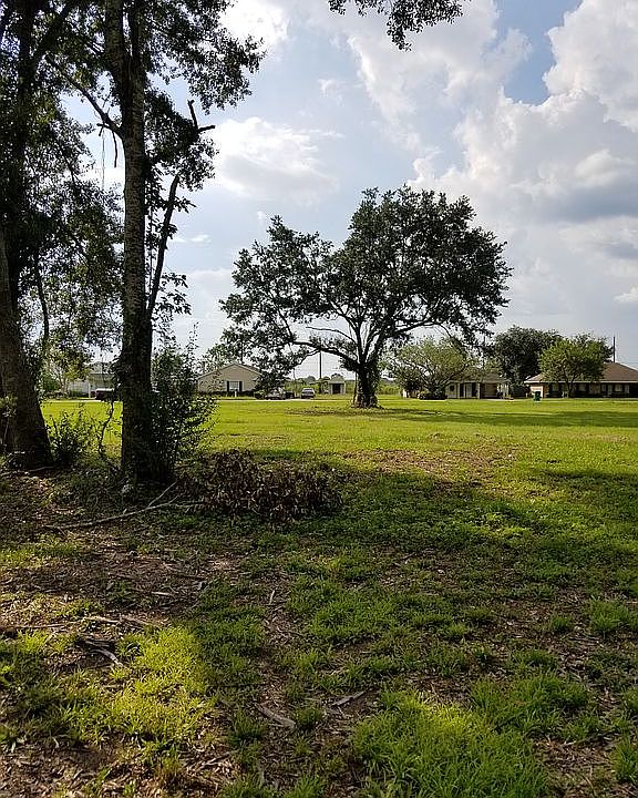 2nd image of 623 Winder Rd E