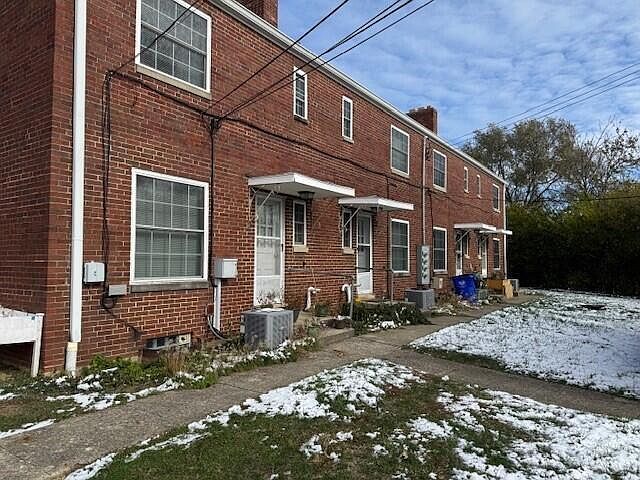 2nd image of 2027-2033 Ridgeview Rd