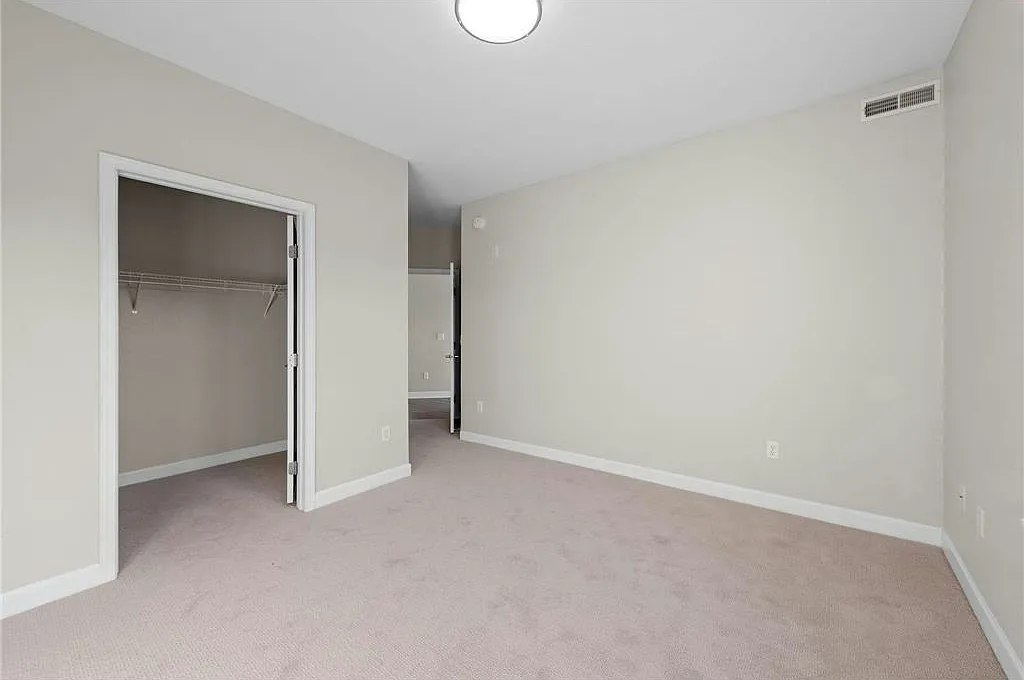 1155 Ford Rd — Photo 4