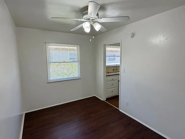 Spacious 2-bedroom apartment for rent — Photo 7