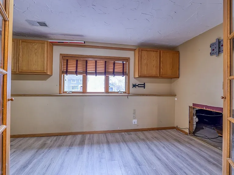 7123 Yorktown Ln N — Photo 16