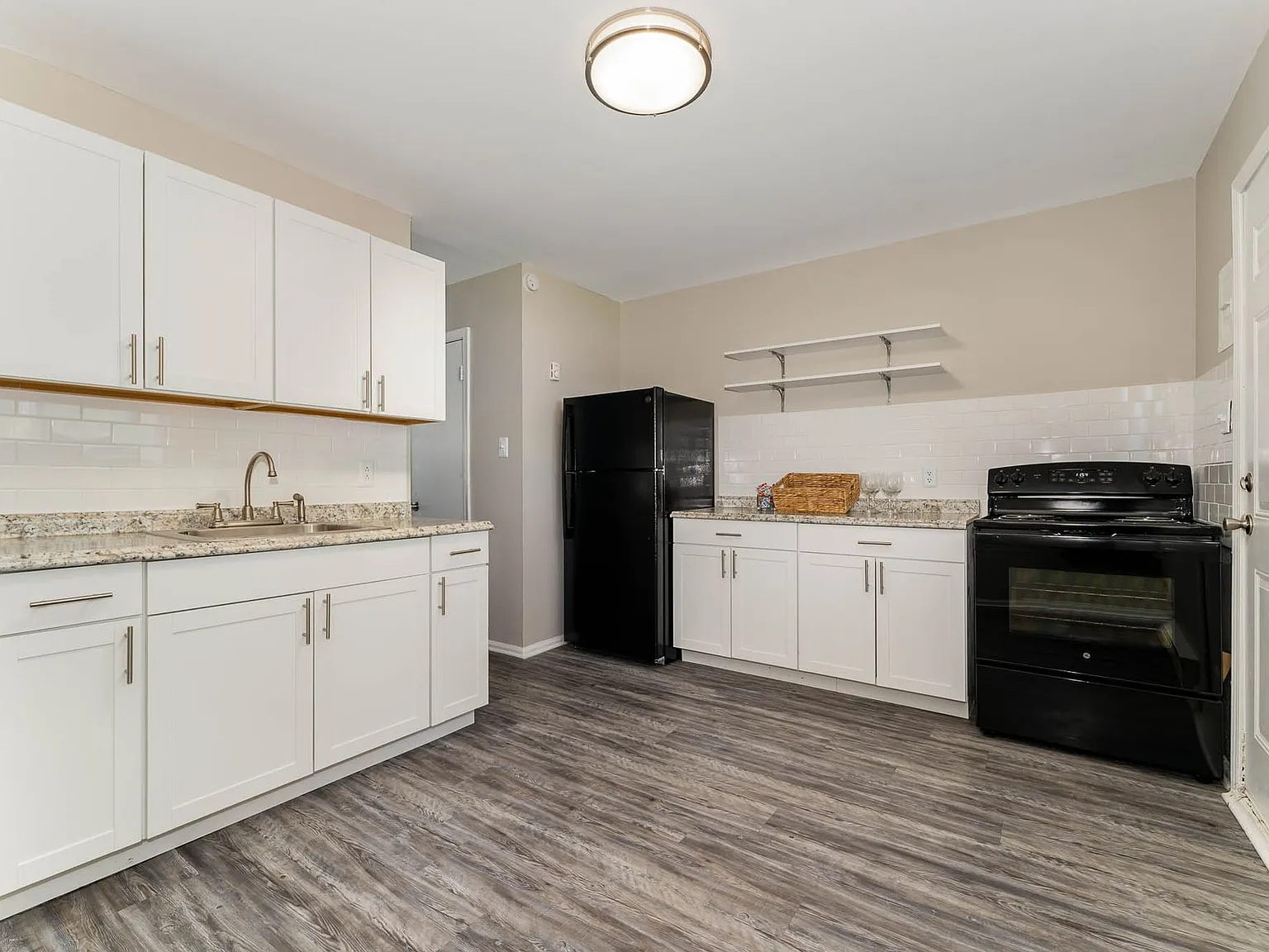 The Heights Townhomes — Photo 3