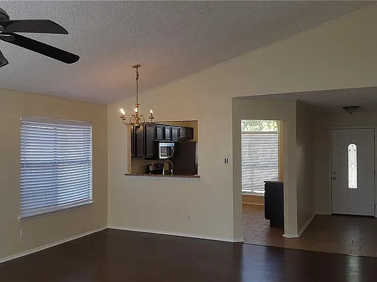 4342 Walsh Ln — Photo 6