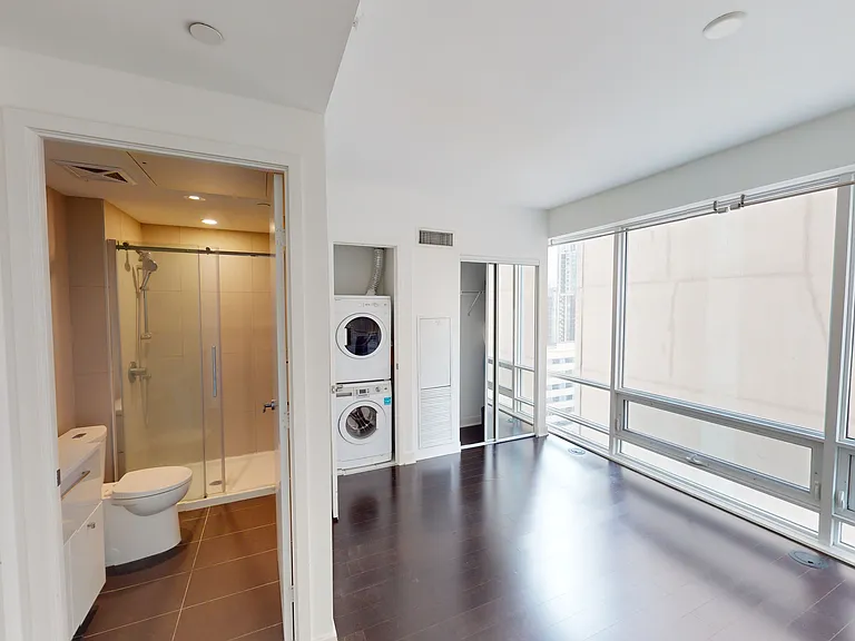 15 Grenville St #1204 — Photo 6