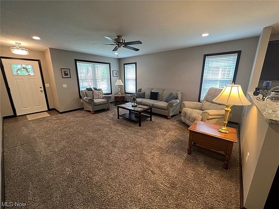 4th image of 1023 N Crater Ave