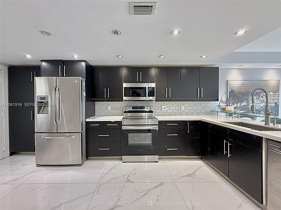 4th image of 1770 NE 191st St #7171