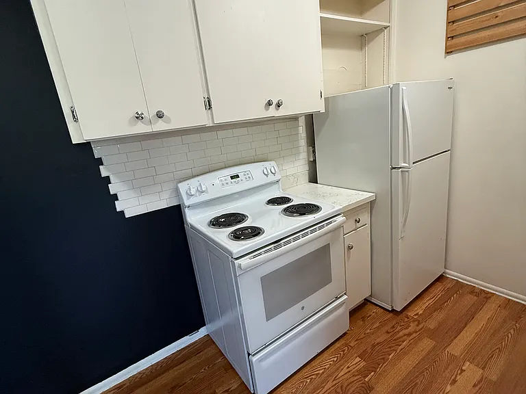 129 11th Ave E #101 — Photo 6