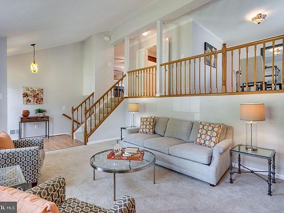 4th image of 9227 Lake Braddock Dr
