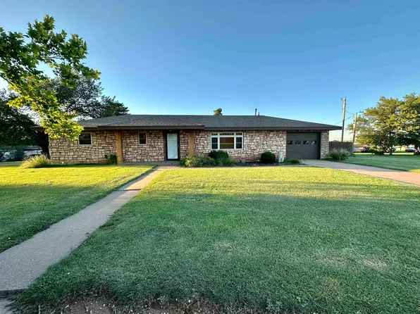 310 SE 4th St, Fort Supply, OK 73841