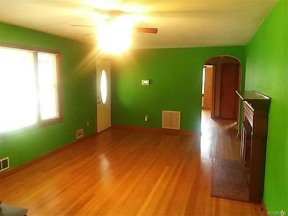 3rd image of 1305 Southbury Ave