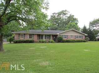1811 N 3rd Ct, Lanett, AL 36863