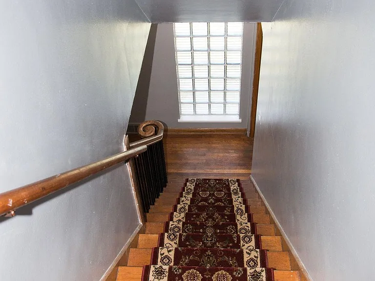 1223 Greenbrier Rd #1 — Photo 8