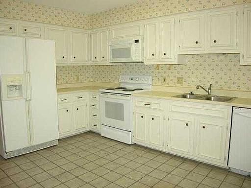 5th image of 2611 EISENHAUER RD #1604P
