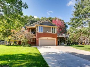 9627 Minnesota Ln N, Maple Grove, MN 55369
