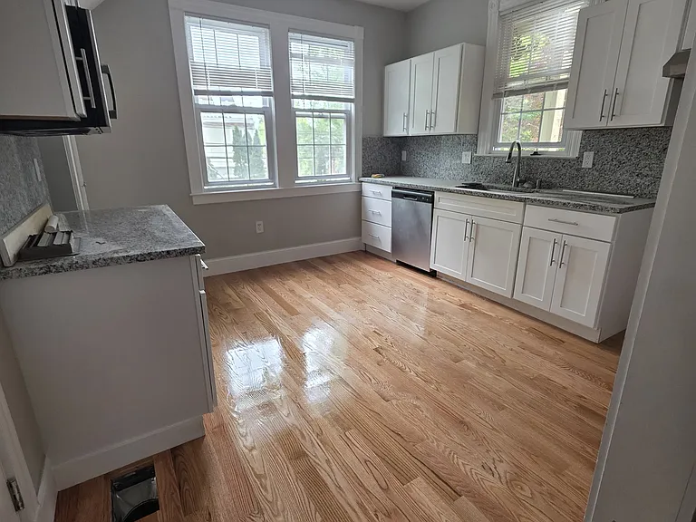 15 Tremlett St #1 — Photo 5