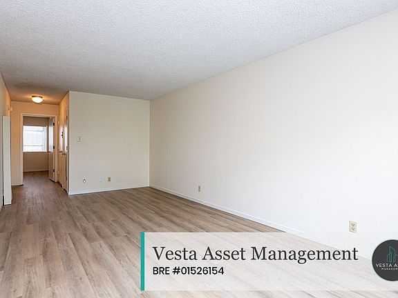 4th image of 2025 Pine St APT 1